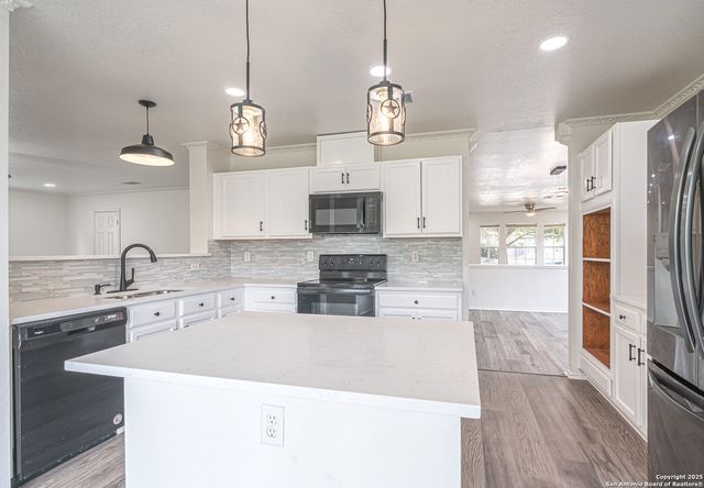 6748 Wayman Ridge, Live Oak, TX 78233