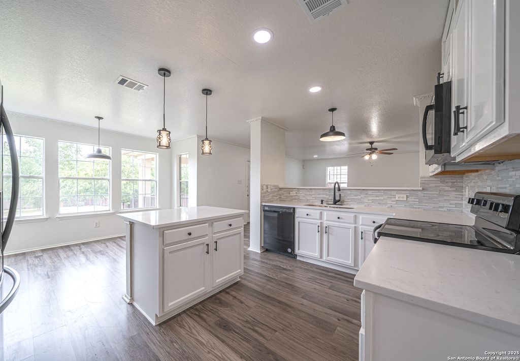 6748 Wayman Ridge, Live Oak, TX 78233