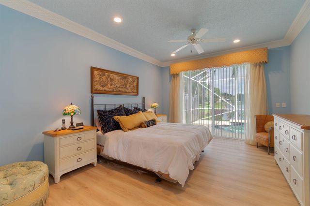 6005 Newport Village Way, Lake Worth, FL 33463