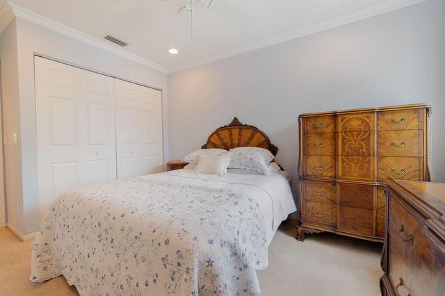 6005 Newport Village Way, Lake Worth, FL 33463