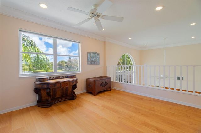 6005 Newport Village Way, Lake Worth, FL 33463
