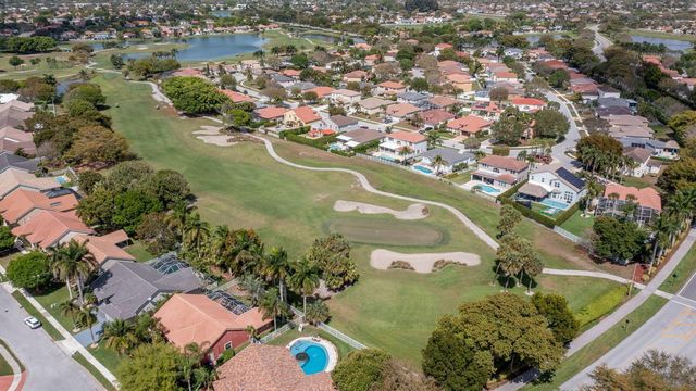 6005 Newport Village Way, Lake Worth, FL 33463