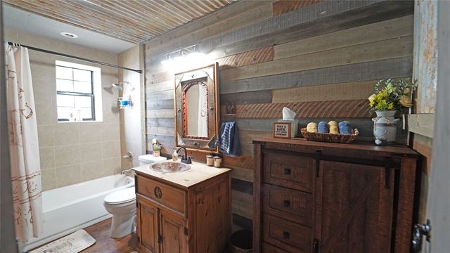 2505 Lazy Bend Road, Brock, TX 76066