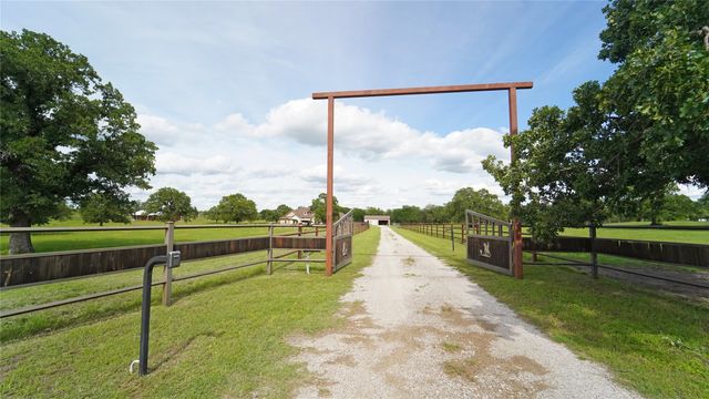2505 Lazy Bend Road, Brock, TX 76066