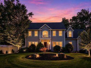 28 Hickory Dr, Shrewsbury, MA 01545