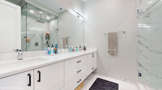 3056 N Lincoln Avenue 3, Chicago, IL 60657
