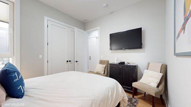 3056 N Lincoln Avenue 3, Chicago, IL 60657
