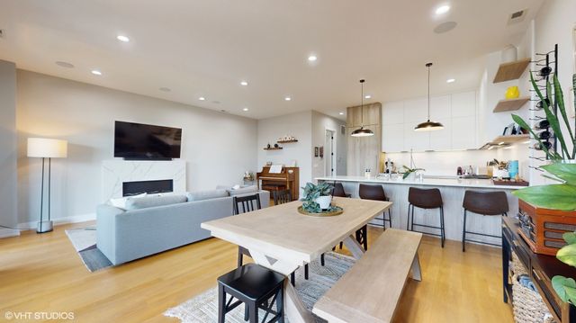 3056 N Lincoln Avenue 3, Chicago, IL 60657