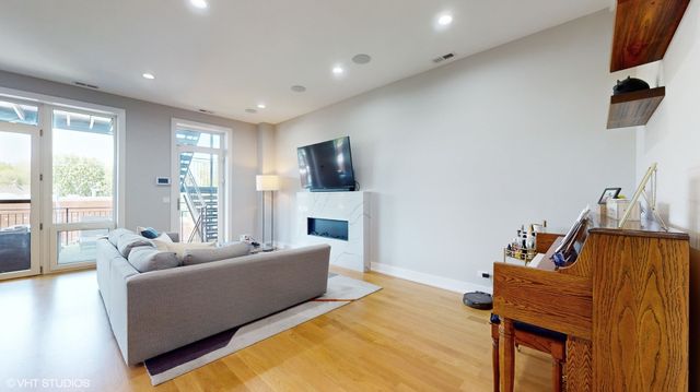 3056 N Lincoln Avenue 3, Chicago, IL 60657