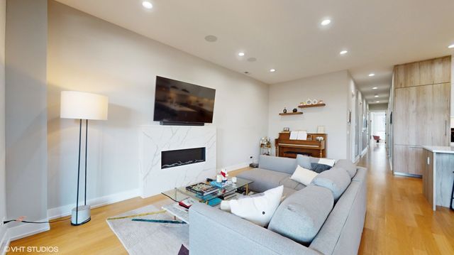 3056 N Lincoln Avenue 3, Chicago, IL 60657