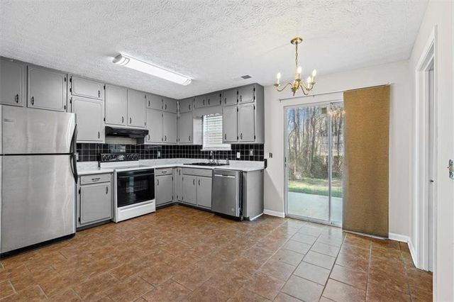 120 Woodcrest Drive, Covington, GA 30016
