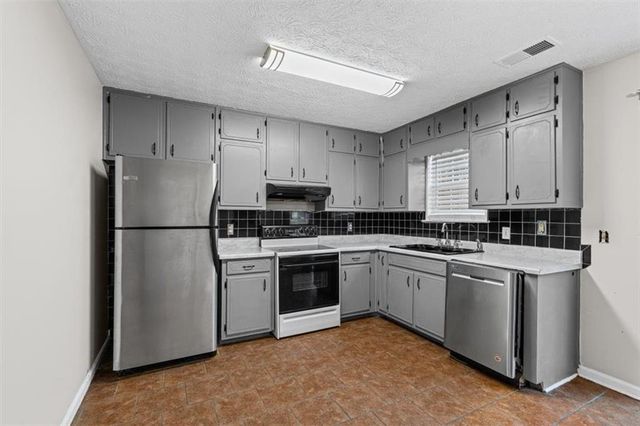 120 Woodcrest Drive, Covington, GA 30016
