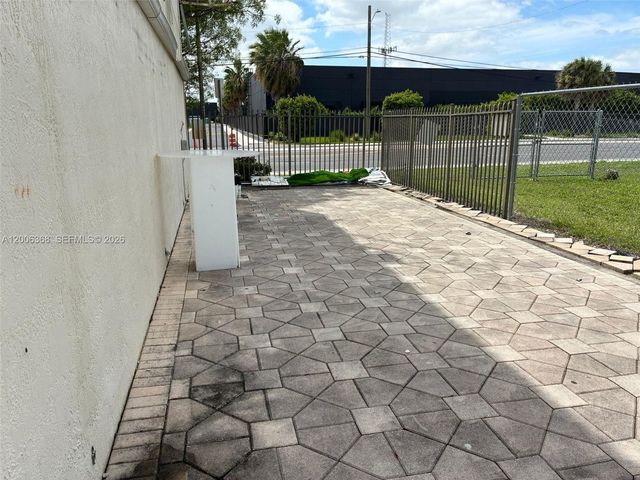 5993 NW 102nd Ave 7, Doral, FL 33178