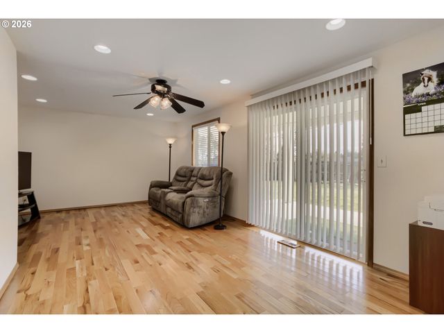 17896 Nw SUE Ct, Beaverton, OR 97006