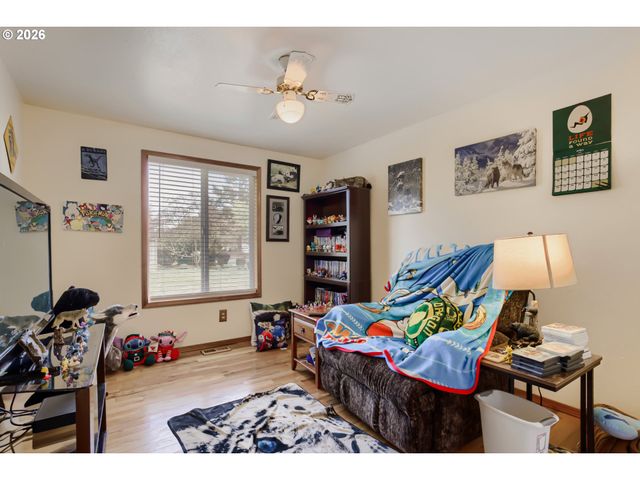 17896 Nw SUE Ct, Beaverton, OR 97006