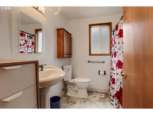 17896 Nw SUE Ct, Beaverton, OR 97006