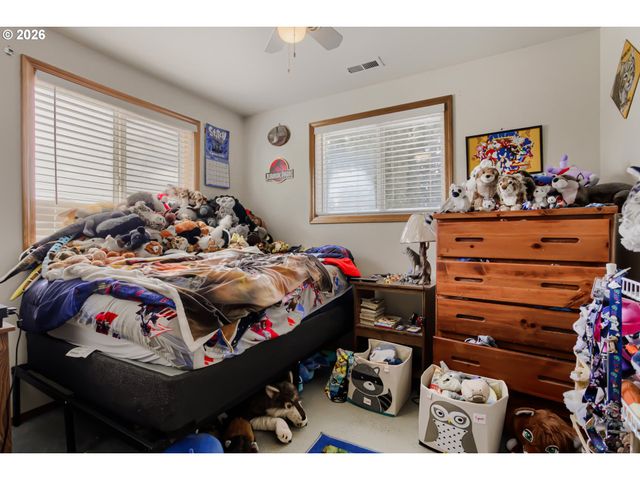 17896 Nw SUE Ct, Beaverton, OR 97006