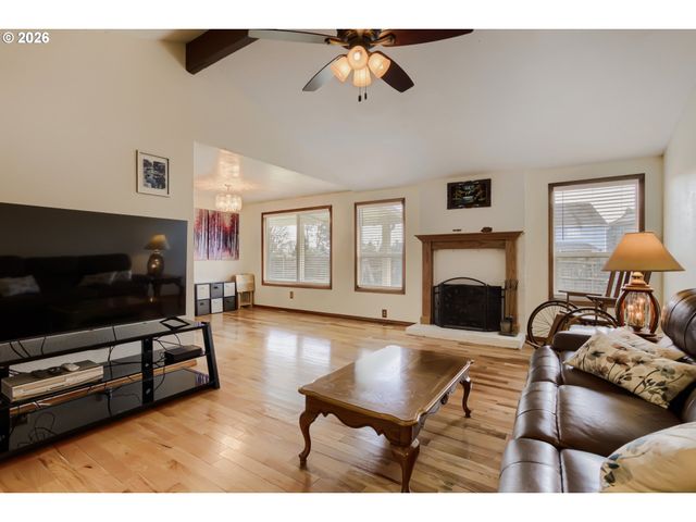 17896 Nw SUE Ct, Beaverton, OR 97006