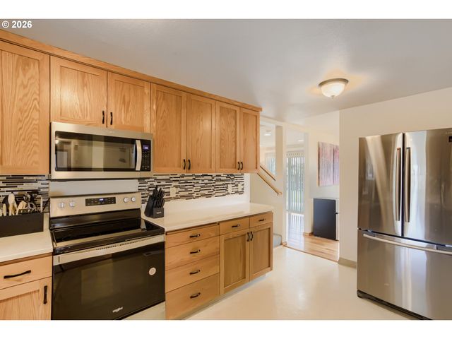 17896 Nw SUE Ct, Beaverton, OR 97006