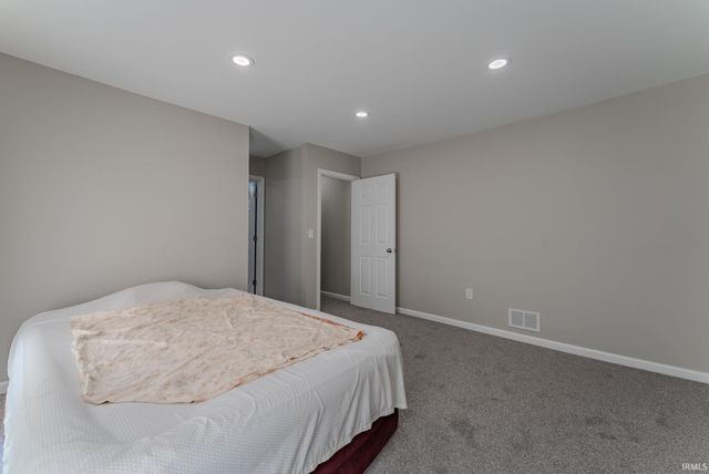 1133 W 4th Street, Marion, IN 46952