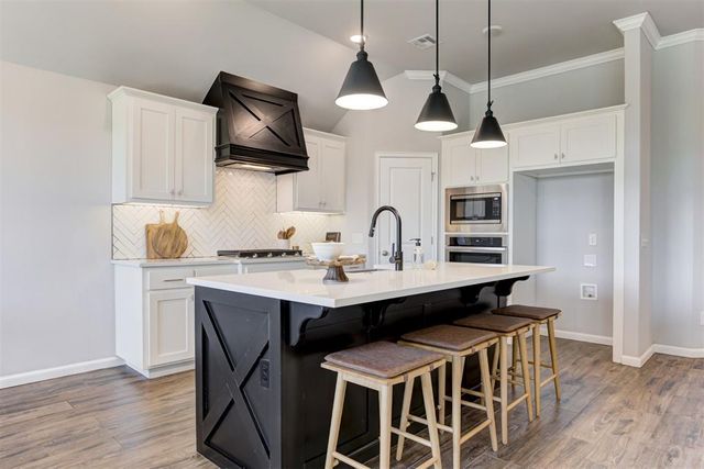 2725 NW 197th Street, Edmond, OK 73012