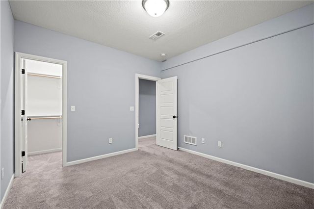 15300 Jessica Street, Parkville, MO 64152