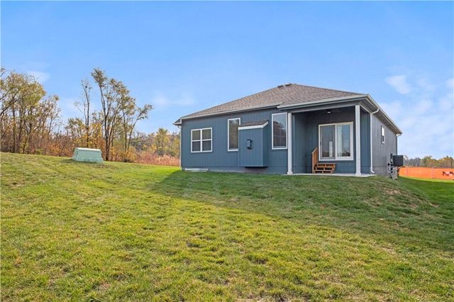 15300 Jessica Street, Parkville, MO 64152