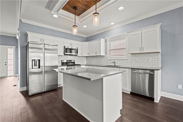 15300 Jessica Street, Parkville, MO 64152