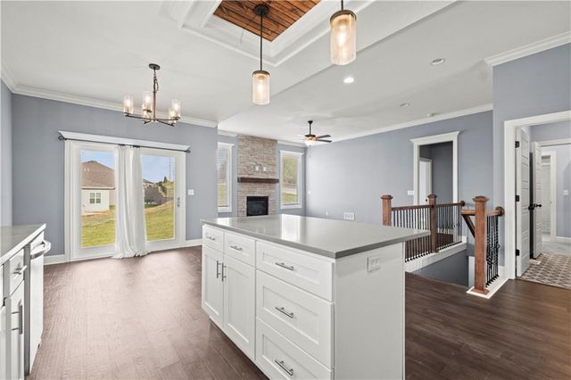 15300 Jessica Street, Parkville, MO 64152
