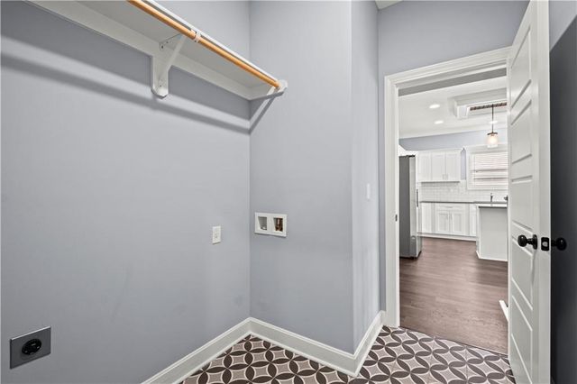 15300 Jessica Street, Parkville, MO 64152