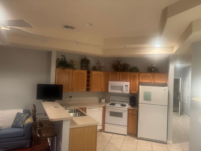 8374 Mulligan Circle 1823, Port St Lucie, FL 34986