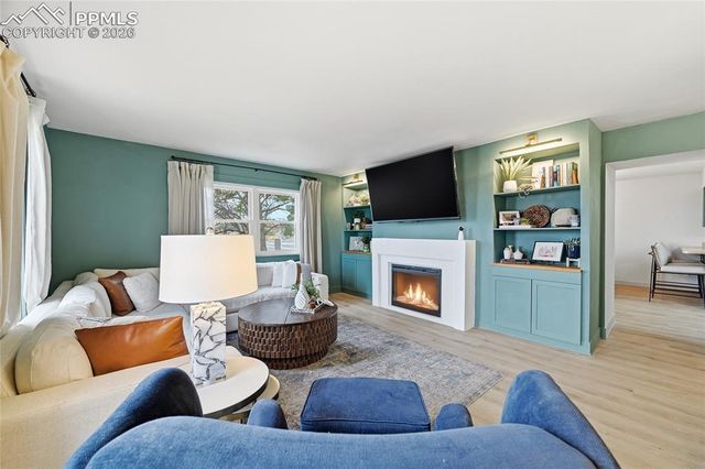 6907 Gayle Lyn Lane, Colorado Springs, CO 80919