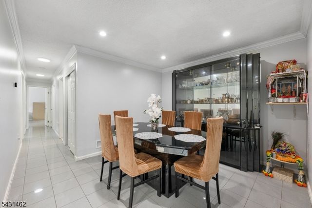 193 Columbus Dr, Franklin Twp., NJ 08823