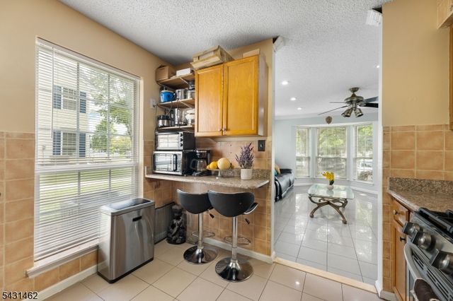 193 Columbus Dr, Franklin Twp., NJ 08823