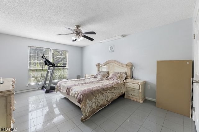 193 Columbus Dr, Franklin Twp., NJ 08823