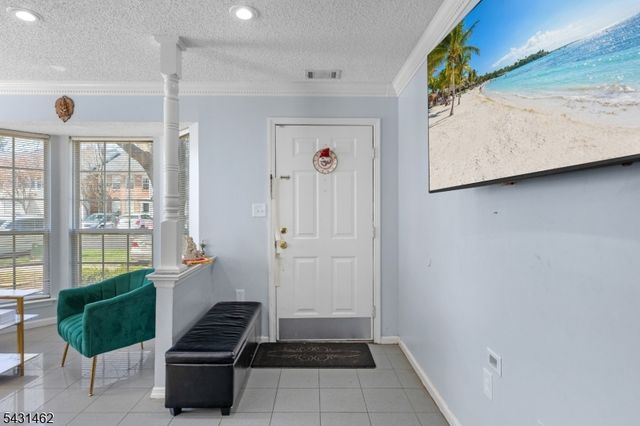 193 Columbus Dr, Franklin Twp., NJ 08823