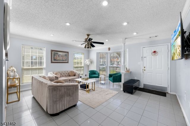 193 Columbus Dr, Franklin Twp., NJ 08823