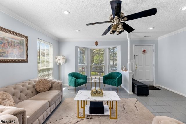 193 Columbus Dr, Franklin Twp., NJ 08823
