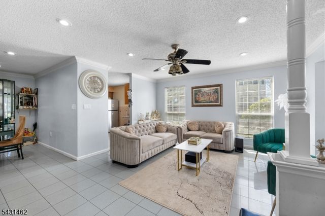 193 Columbus Dr, Franklin Twp., NJ 08823