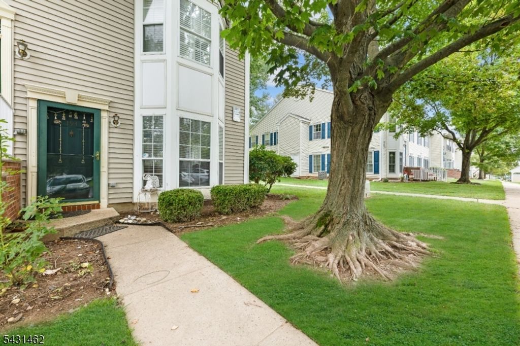 193 Columbus Dr, Franklin Twp., NJ 08823