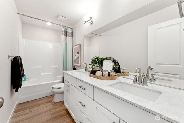 2052 NE Norseman Way, Poulsbo, WA 98370