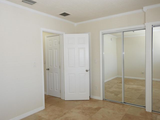 1872 NE 46th Street D11, Fort Lauderdale, FL 33308