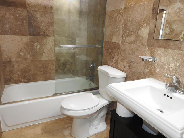 1872 NE 46th Street D11, Fort Lauderdale, FL 33308