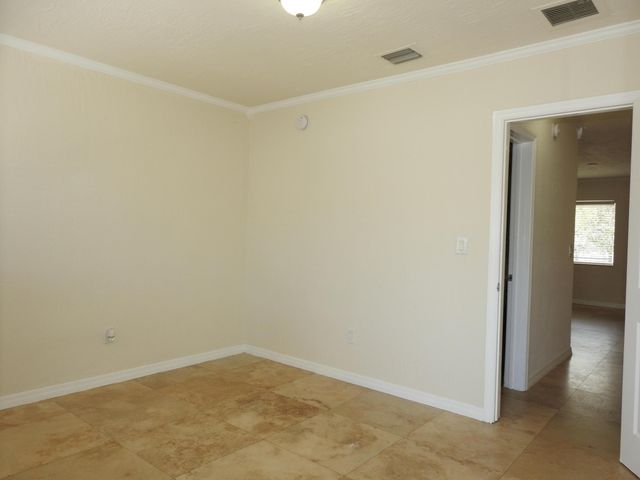 1872 NE 46th Street D11, Fort Lauderdale, FL 33308