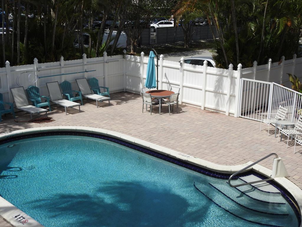 1872 NE 46th Street D11, Fort Lauderdale, FL 33308