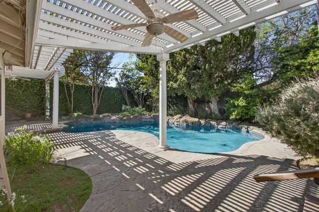 9184 Condesa Dr, Sacramento, CA 95826