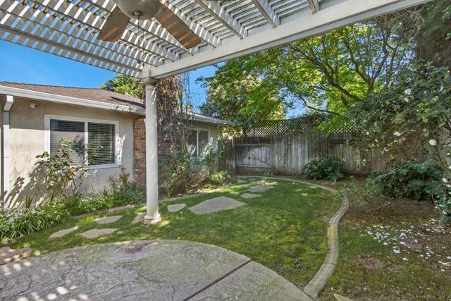 9184 Condesa Dr, Sacramento, CA 95826