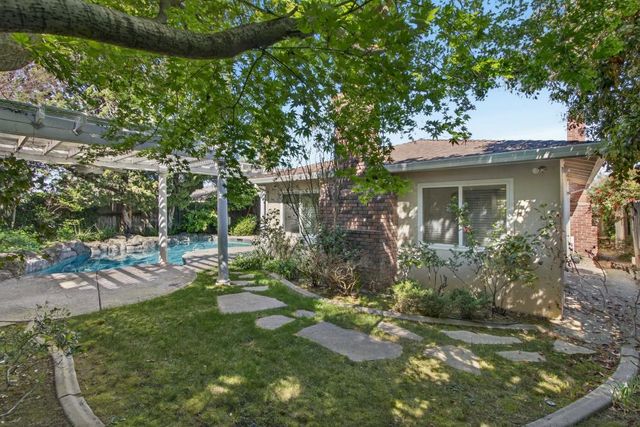 9184 Condesa Dr, Sacramento, CA 95826