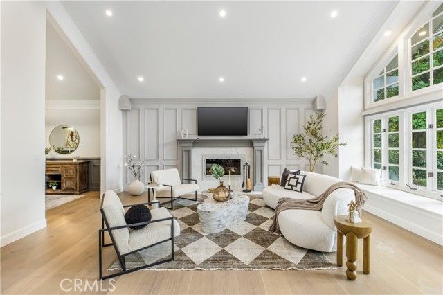 6032 County Oak Road, Woodland Hills (los Angeles), CA 91367