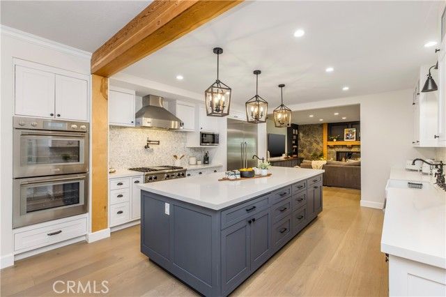 6032 County Oak Road, Woodland Hills (los Angeles), CA 91367